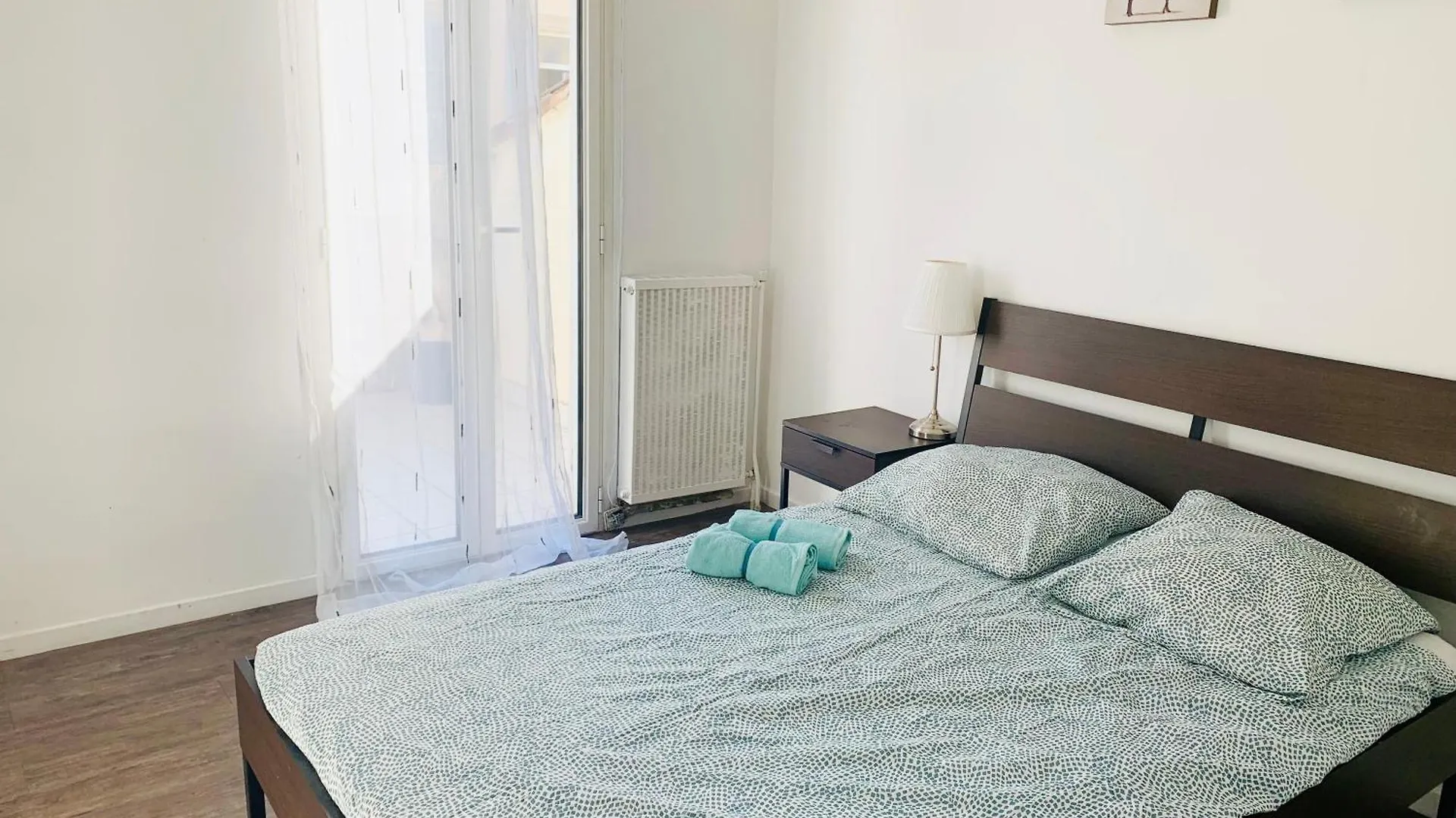 Appartement Terrasse Au Pied De La Gare à Marseille 0*,  France